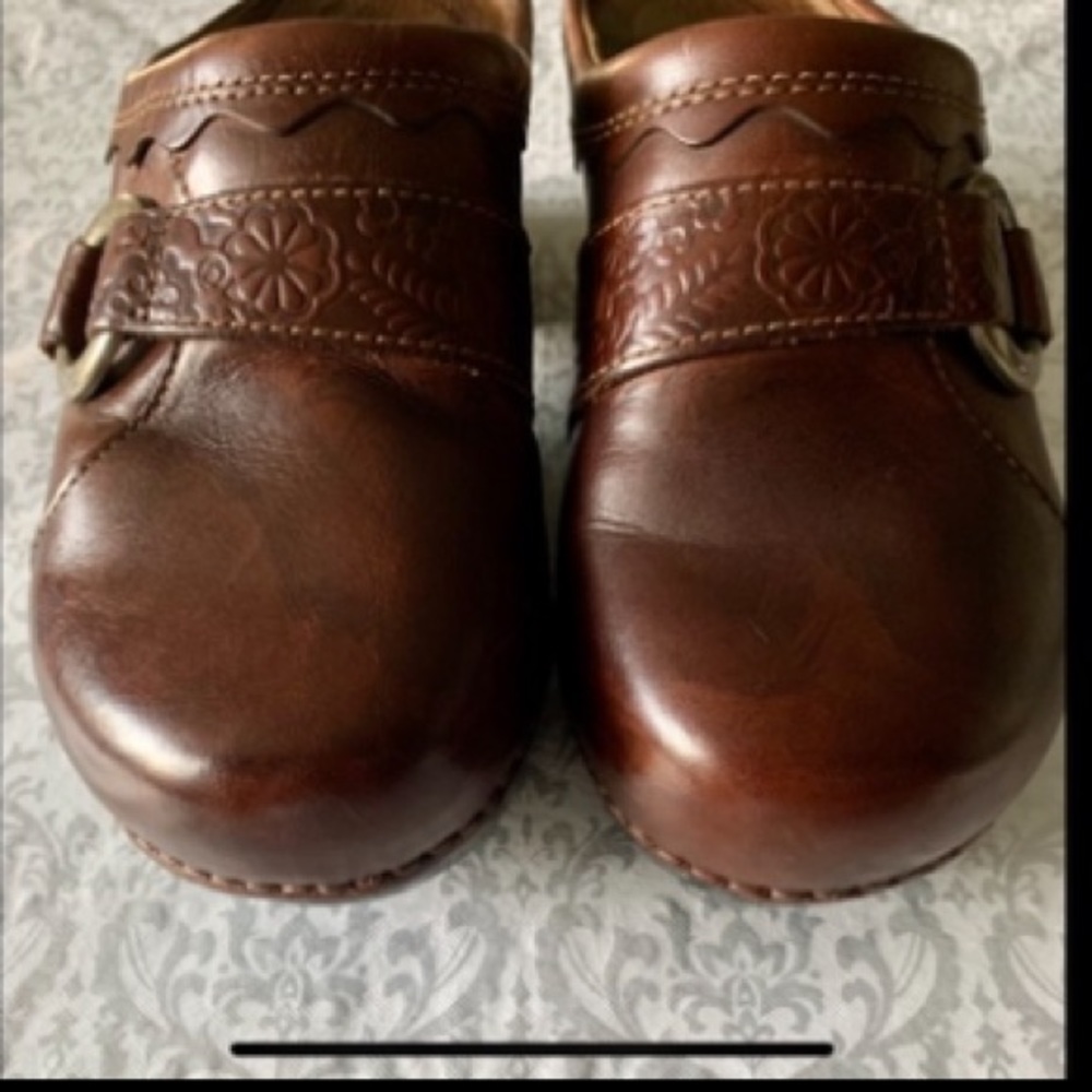 Dansko Brown/Burgundy Clogs Open Back With Buckle Size 39 - Picture 10 of 12